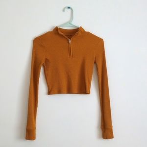 Long sleeved cropped shirt